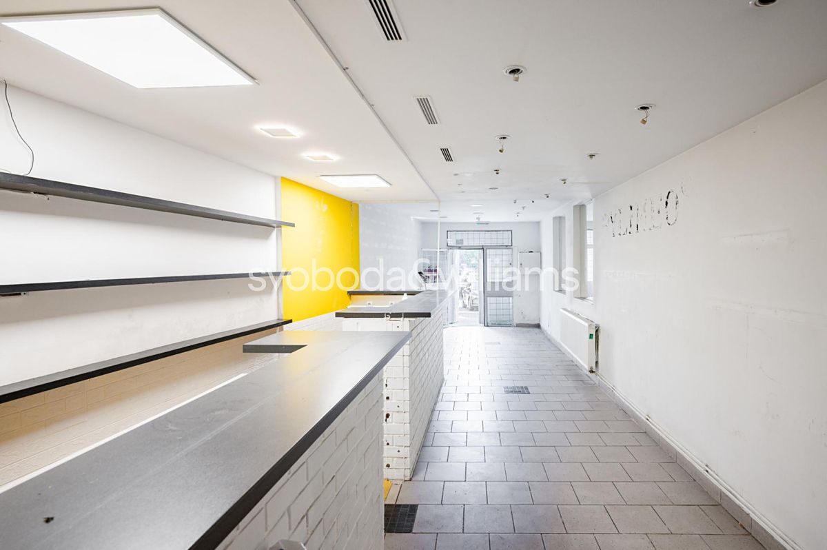 Prodej obchodního prostoru 240 m² – fotografie 5