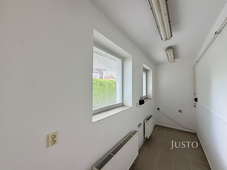 Pronájem komerčního prostoru, 85 m² (4 z 8)