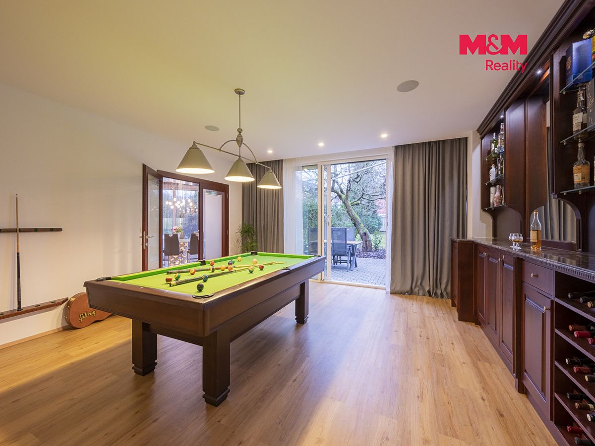 Prodej rodinného domu 350 m², pozemek 1729 m² – fotografie 4