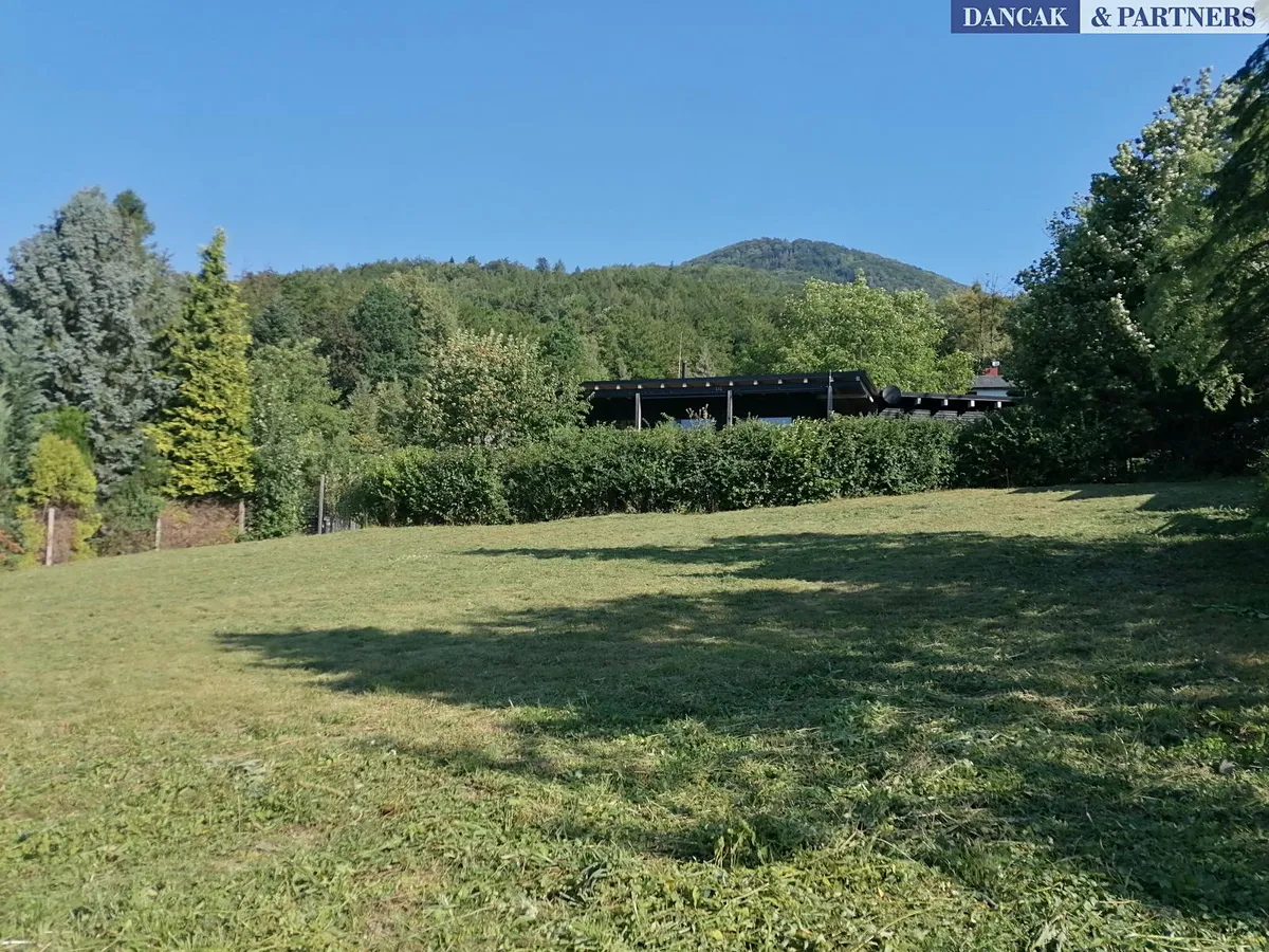 Prodej stavebního pozemku 1353 m²