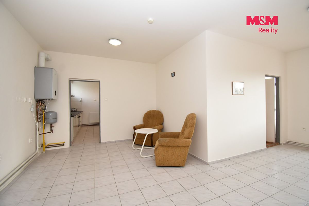 Prodej rodinného domu 300 m², pozemek 843 m² – fotografie 5
