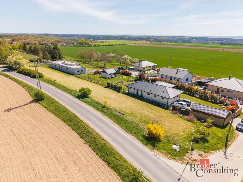 Prodej stavebního pozemku 2357 m², Střemy – náhled fotky 2