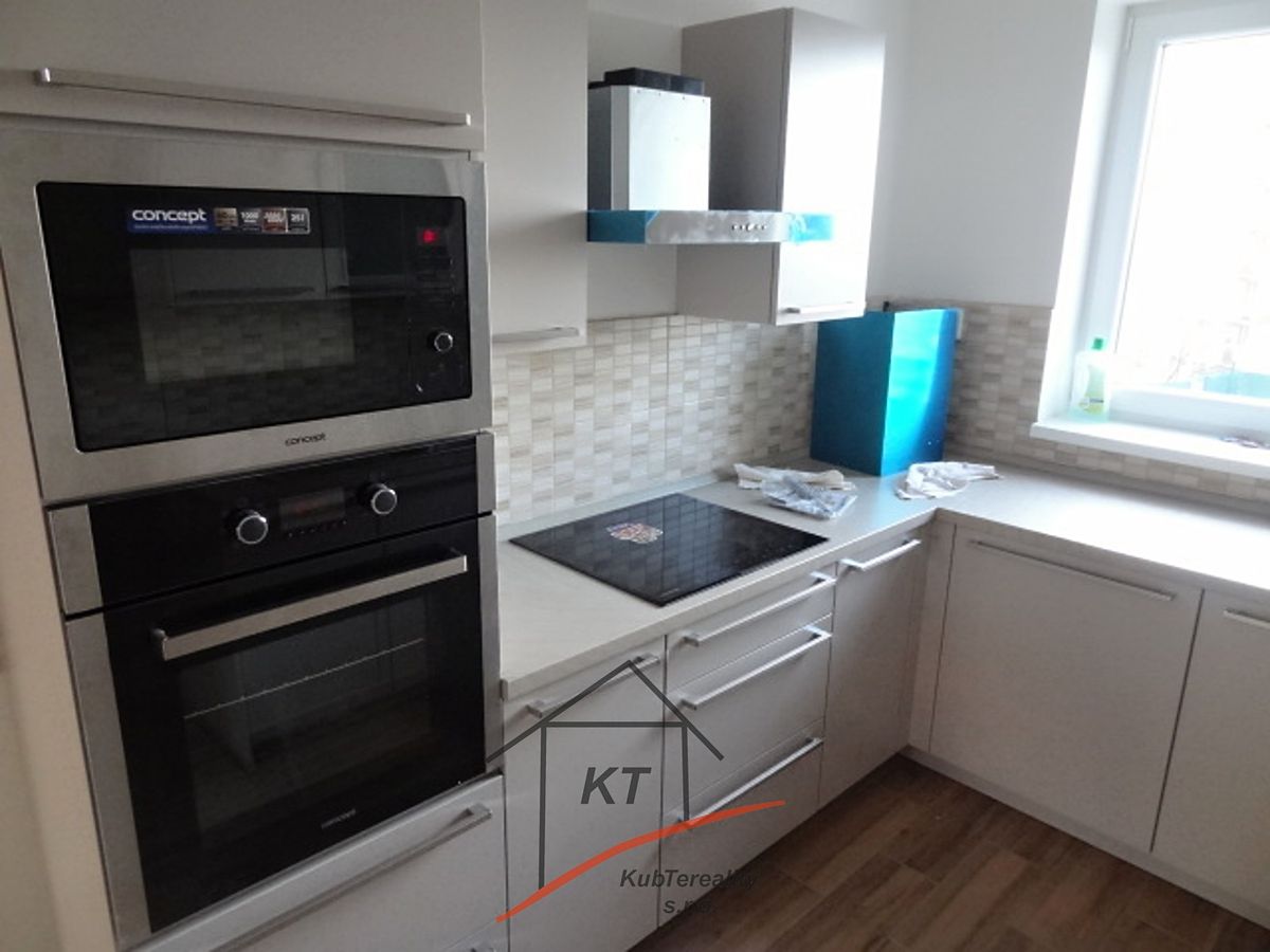 Prodej rodinného domu 160 m², pozemek 980 m² – fotografie 2