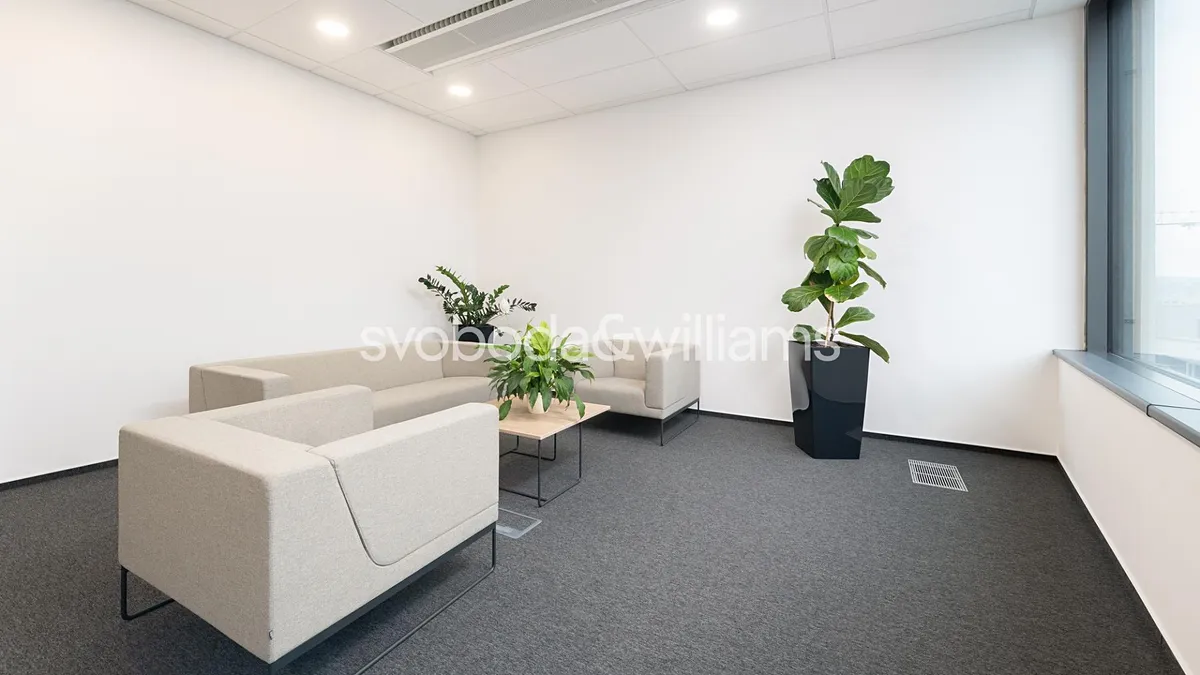 Pronájem kanceláře 520 m²