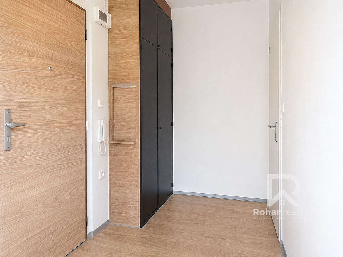 Pronájem bytu 1+kk 30 m² – fotografie 4