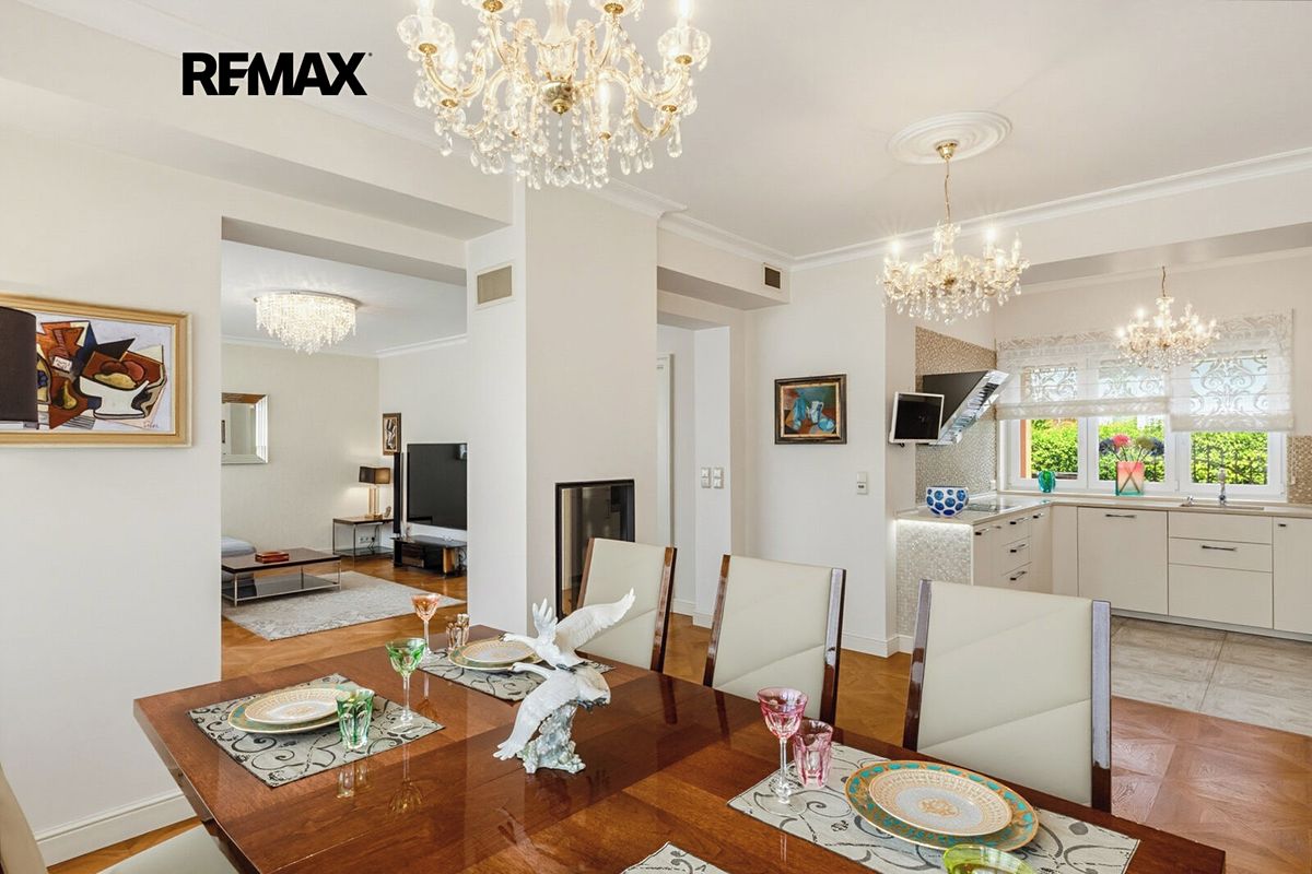 Prodej vily 432 m², pozemek 799 m² – fotografie 2