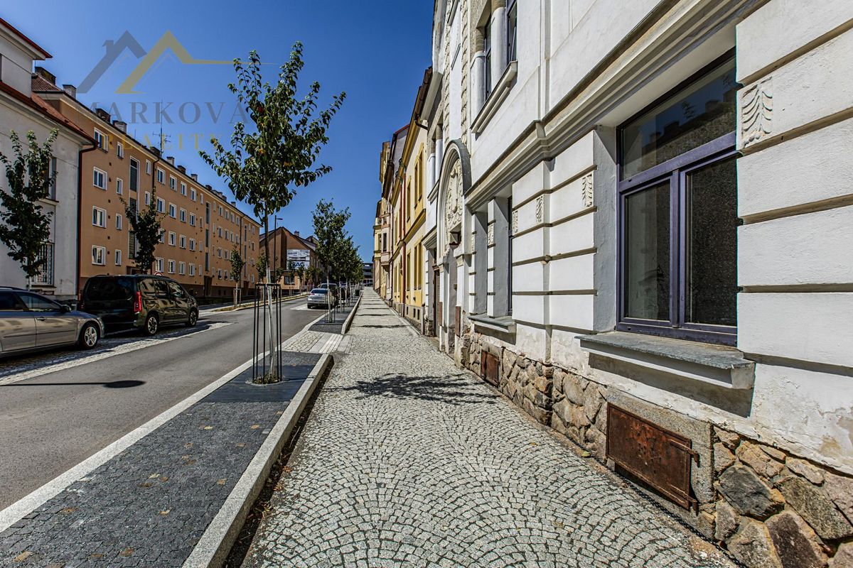 Prodej rodinného domu 498 m², pozemek 457 m² – fotografie 4