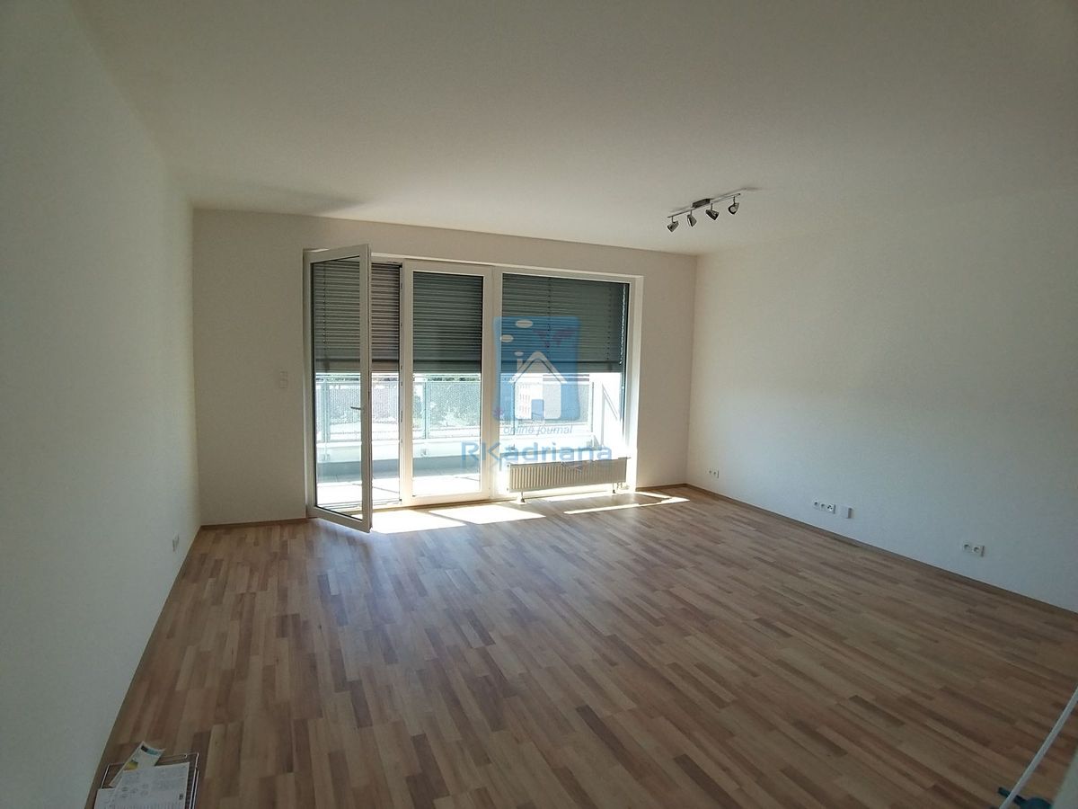 Pronájem bytu 2+kk 71 m² – fotografie 4