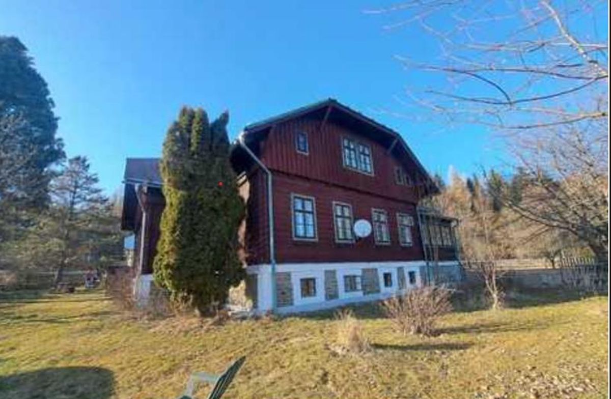 Prodej rodinného domu 297 m², pozemek 2021 m² – fotografie 3