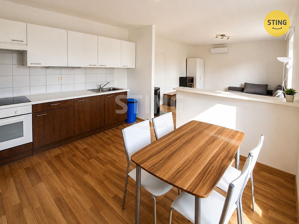 Pronájem bytu 1+kk 35 m² – fotografie 2