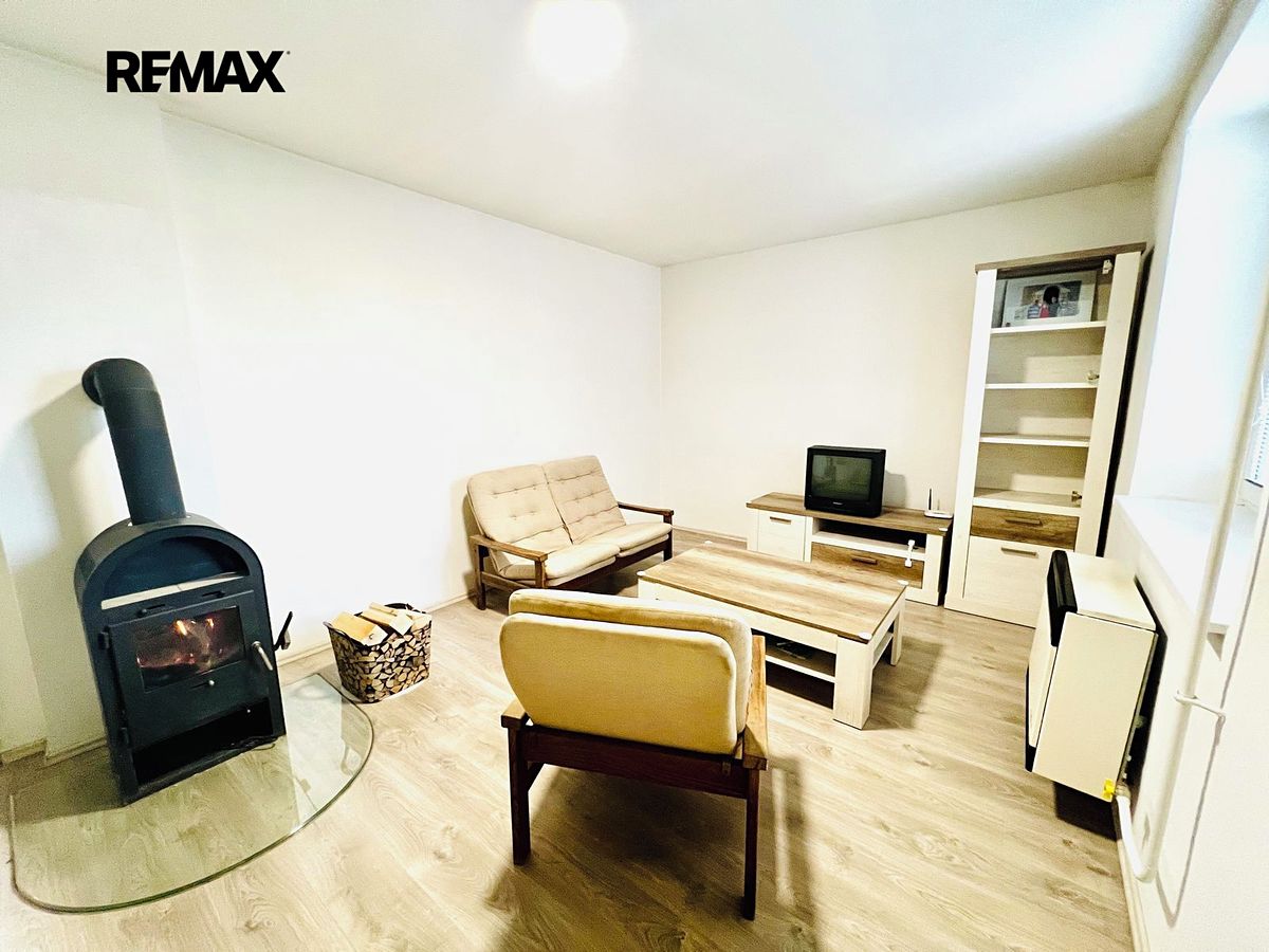 Prodej rodinného domu 215 m², pozemek 2186 m² – fotografie 4