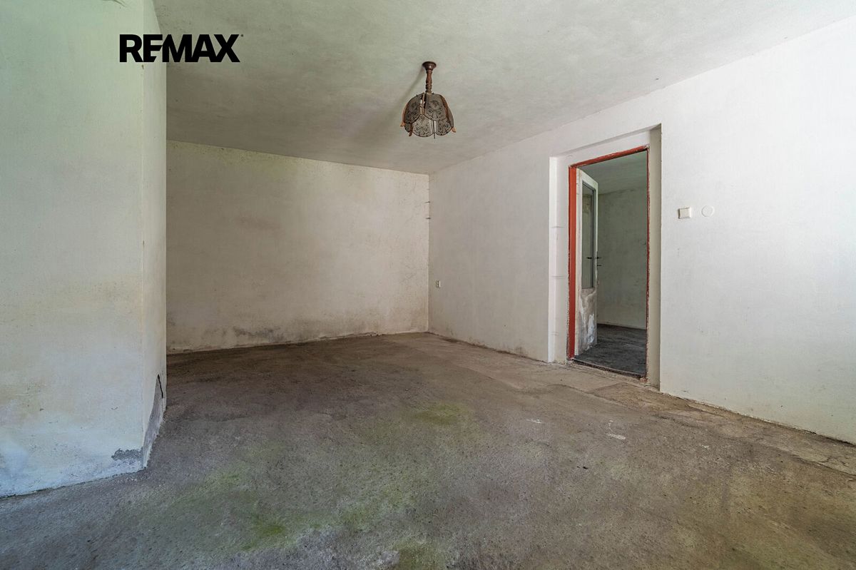 Prodej rodinného domu 425 m², pozemek 2111 m² – fotografie 4