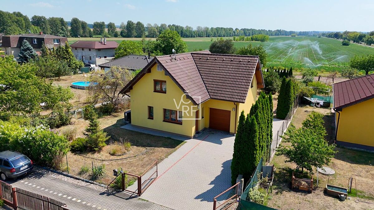Prodej rodinného domu 175 m², pozemek 889 m²