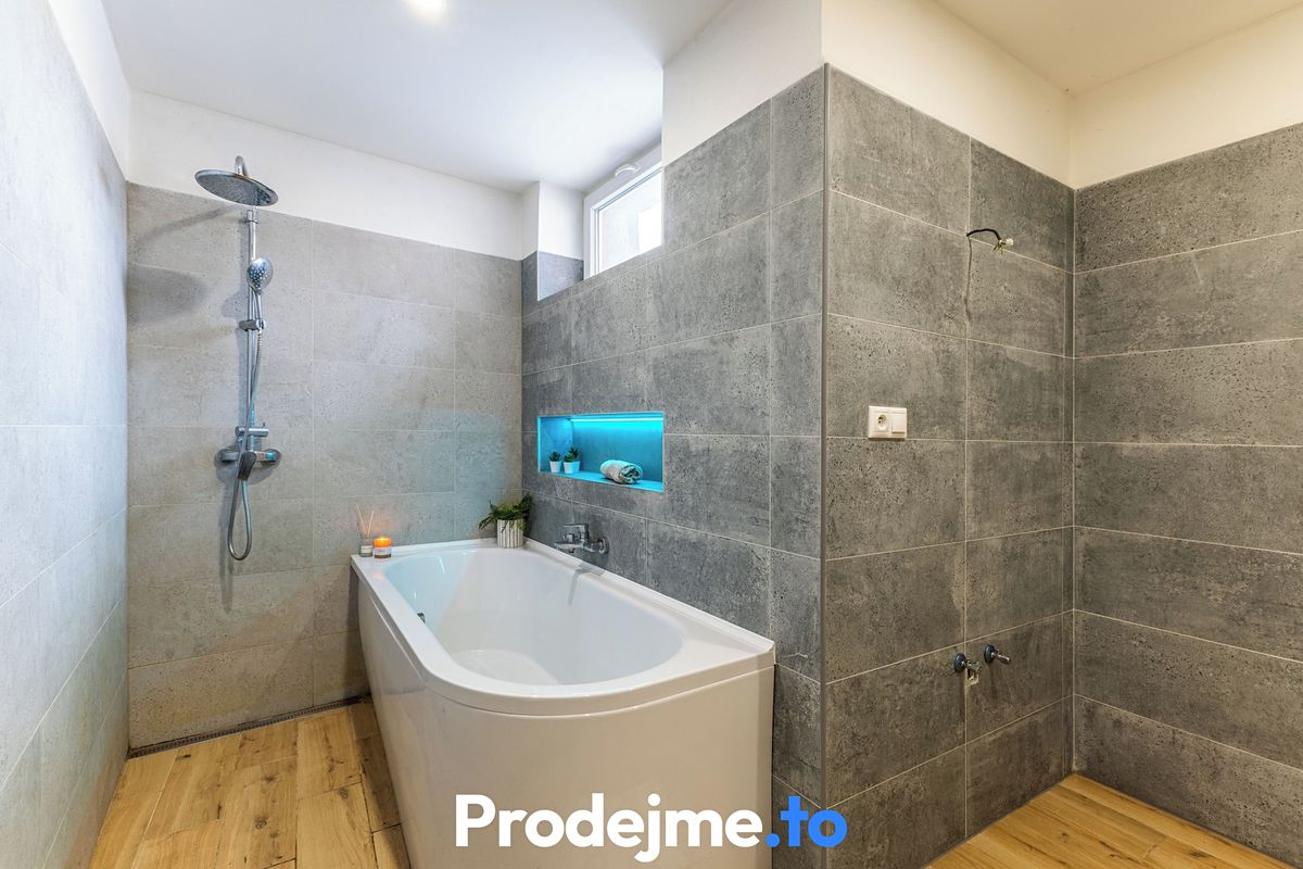 Prodej rodinného domu 182 m², pozemek 590 m² – fotografie 3