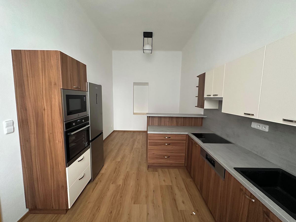 Pronájem bytu 4+1 120 m² – fotografie 5