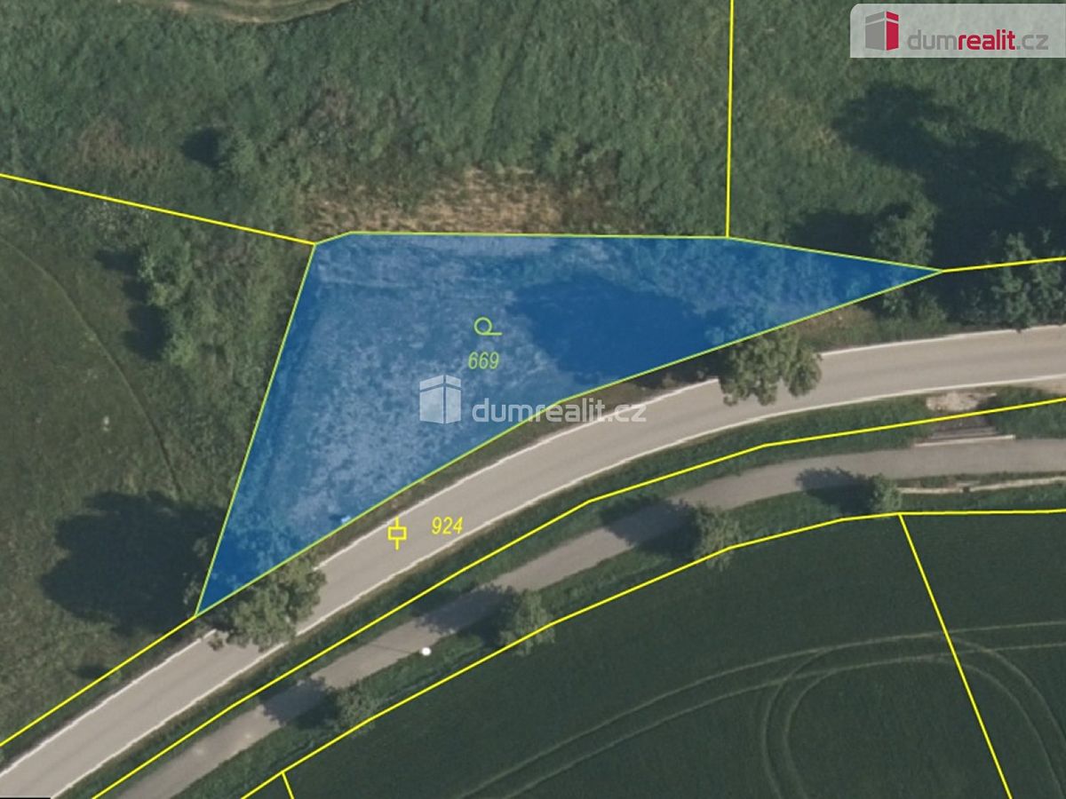 Prodej pozemku 1054 m²