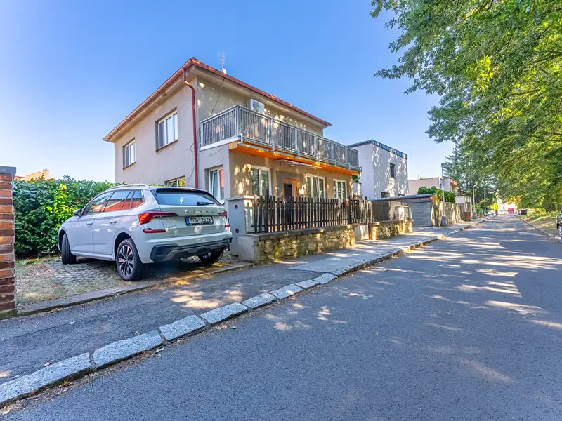 Prodej bytu 3+1 77 m², Praha – náhled fotky 1