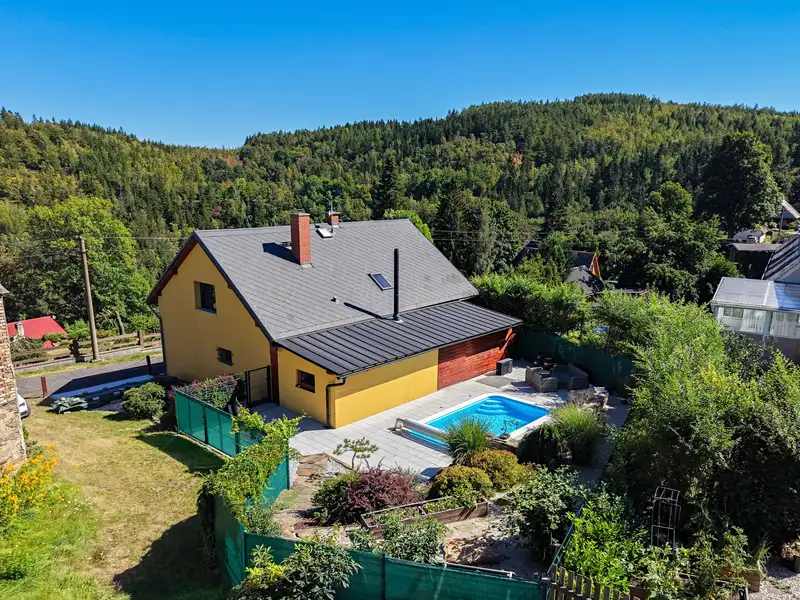 Prodej rodinného domu 200 m², pozemek 1800 m², Křimov – náhled fotky 1