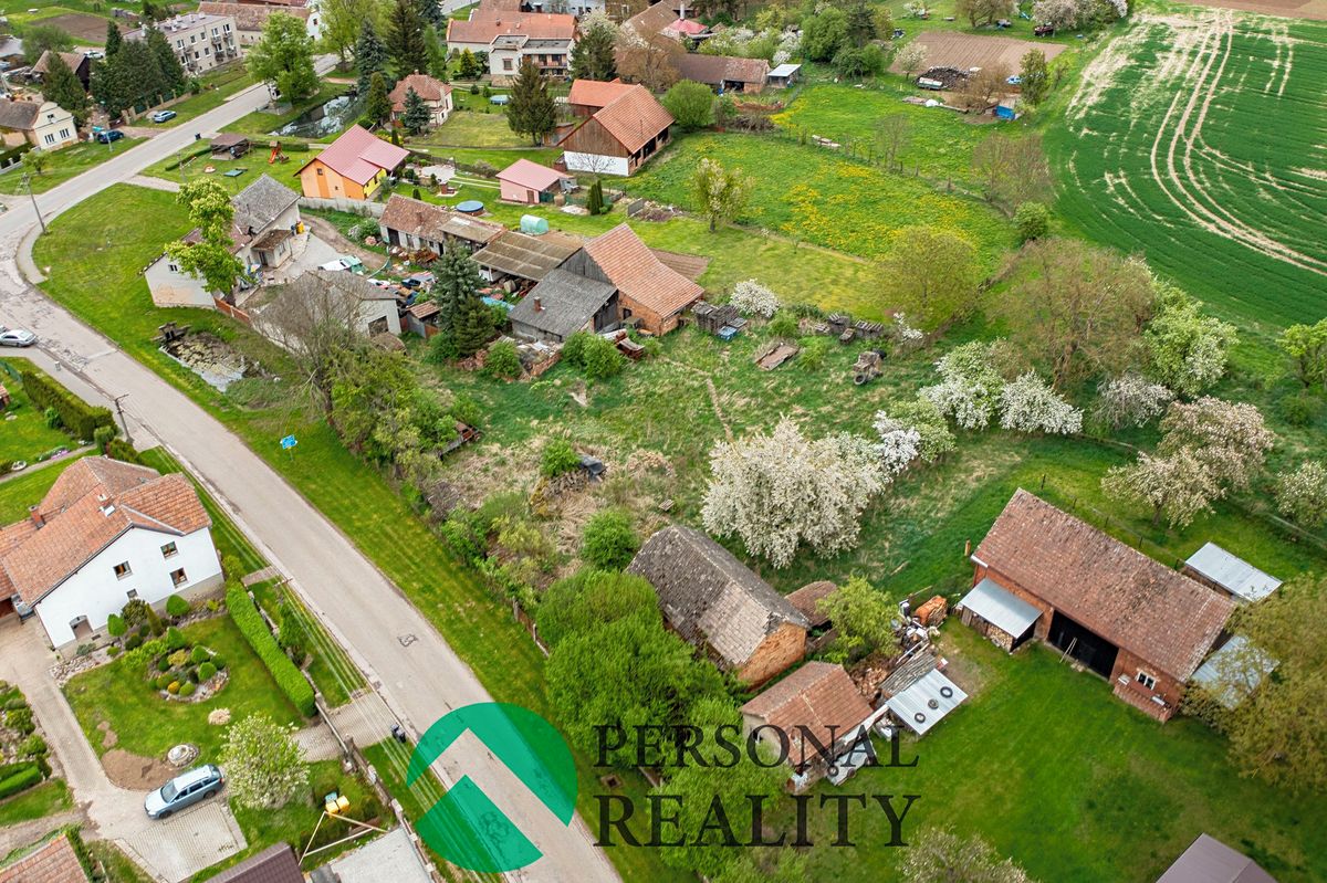 Prodej stavebního pozemku 2203 m² – fotografie 2