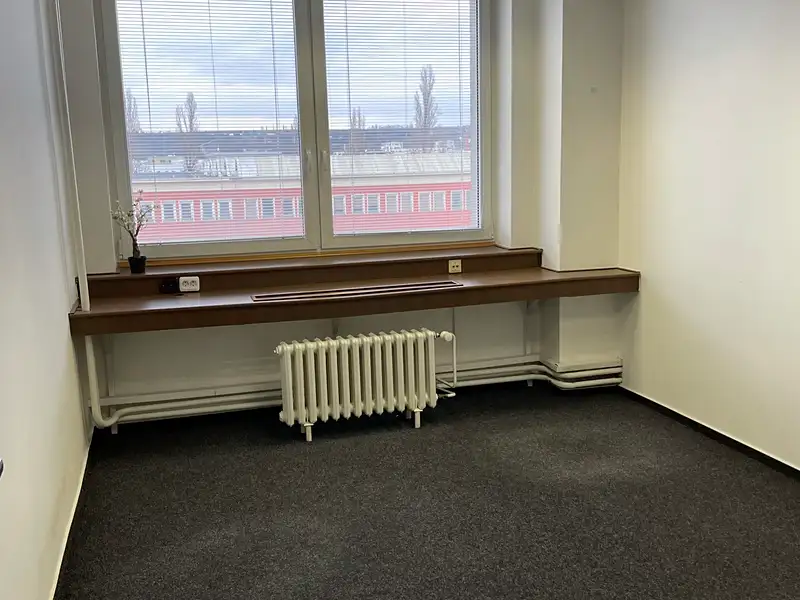 Pronájem kanceláře 18 m², Praha – náhled fotky 2
