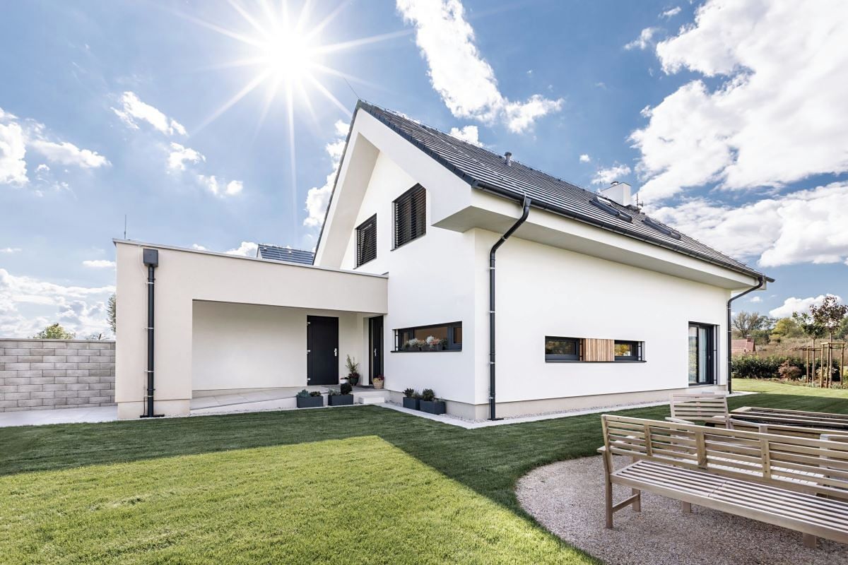 Prodej rodinného domu 212 m², pozemek 736 m² – fotografie 2