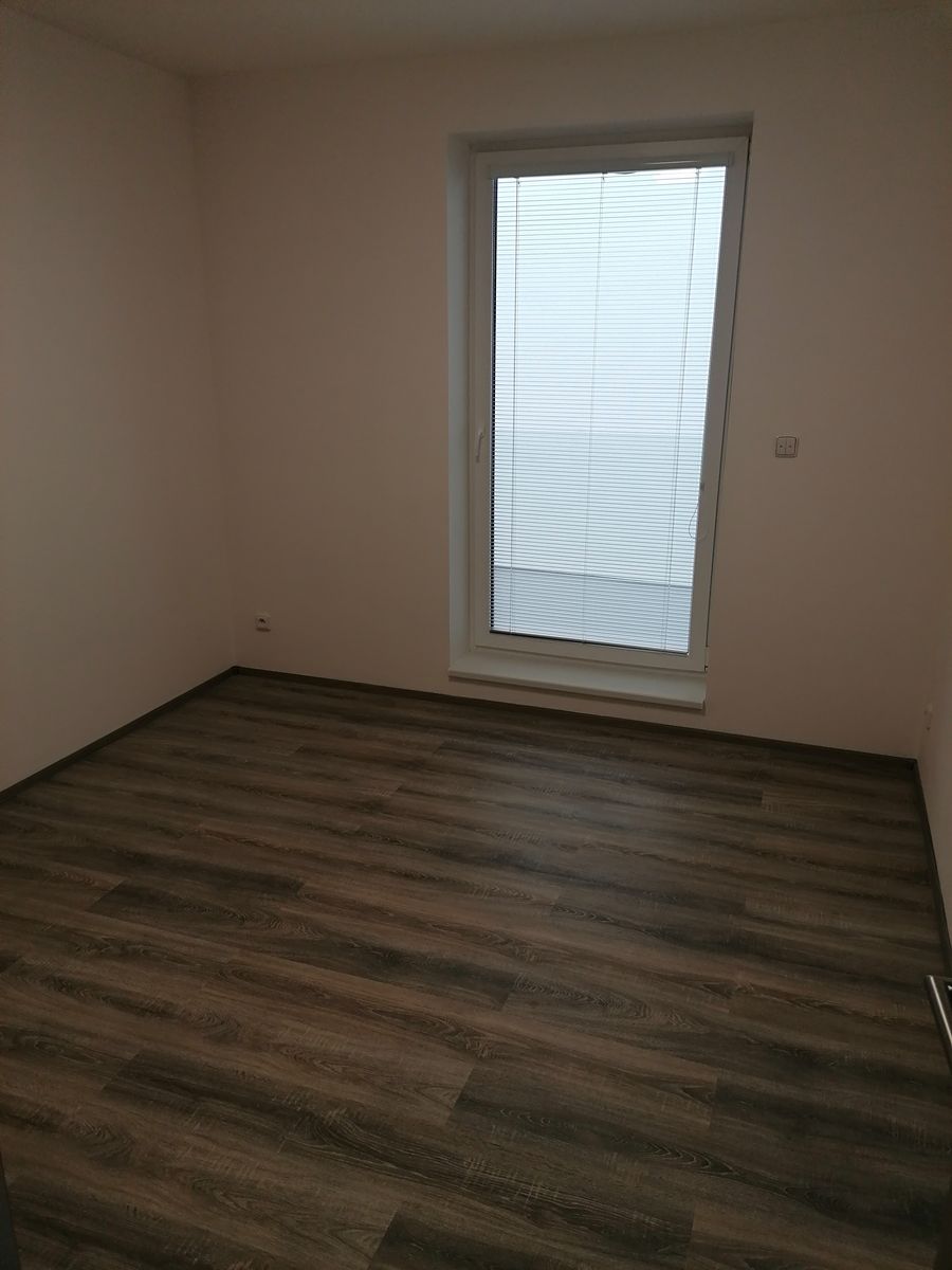 Pronájem bytu 2+kk 42 m² – fotografie 2