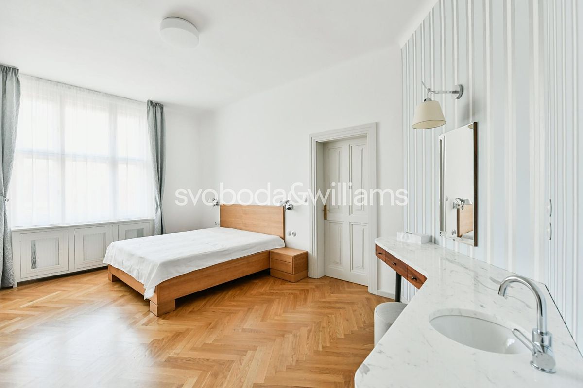 Pronájem bytu 3+1 132 m² – fotografie 2