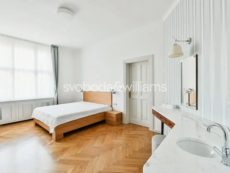 Pronájem bytu 3+1 132 m², Praha – náhled fotky 2
