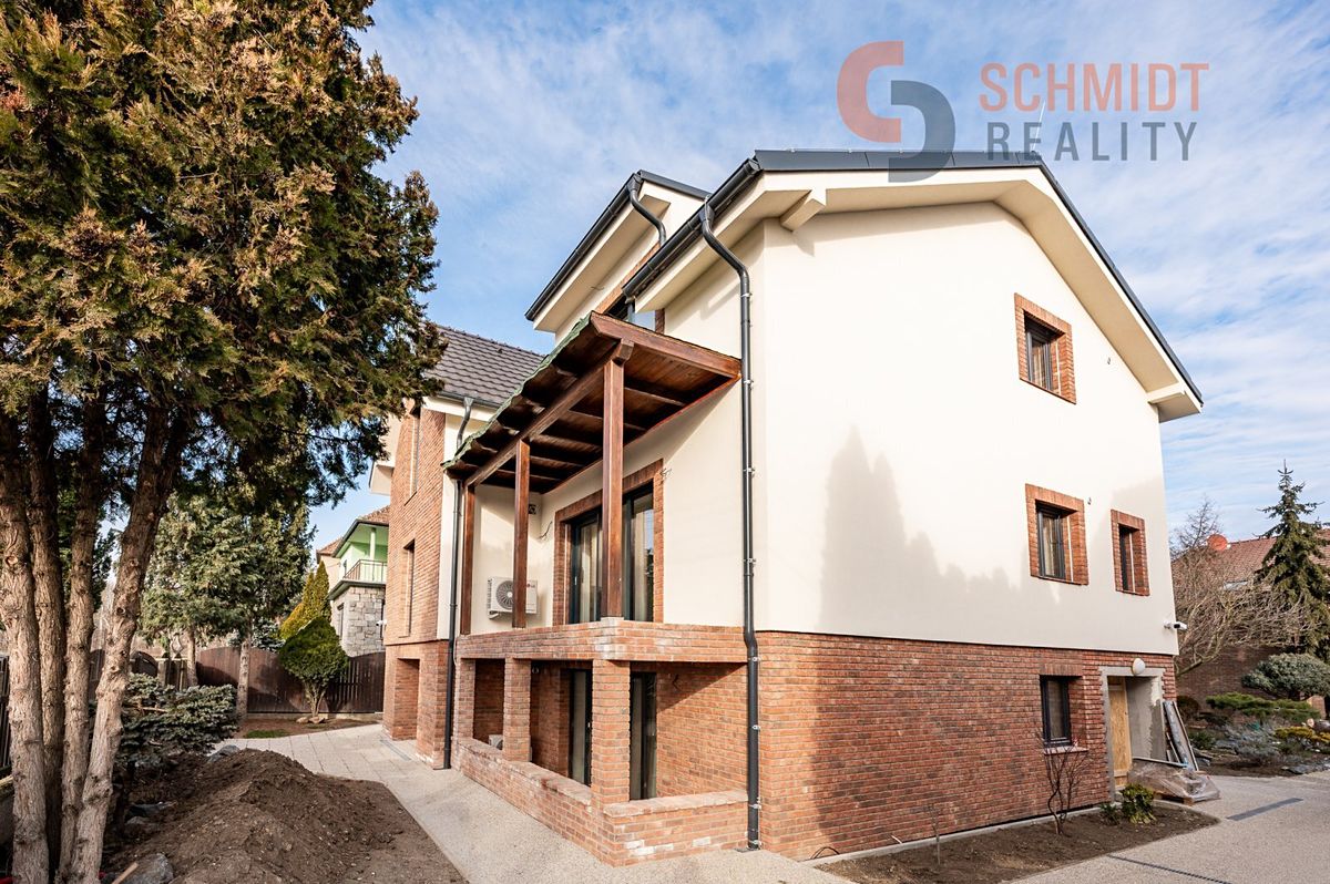Pronájem bytu 1+1 38 m²