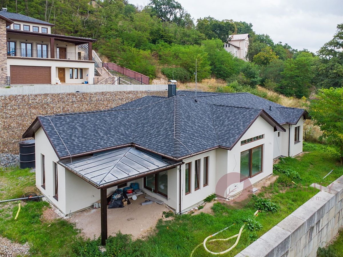 Prodej rodinného domu 209 m², pozemek 1020 m² – fotografie 4