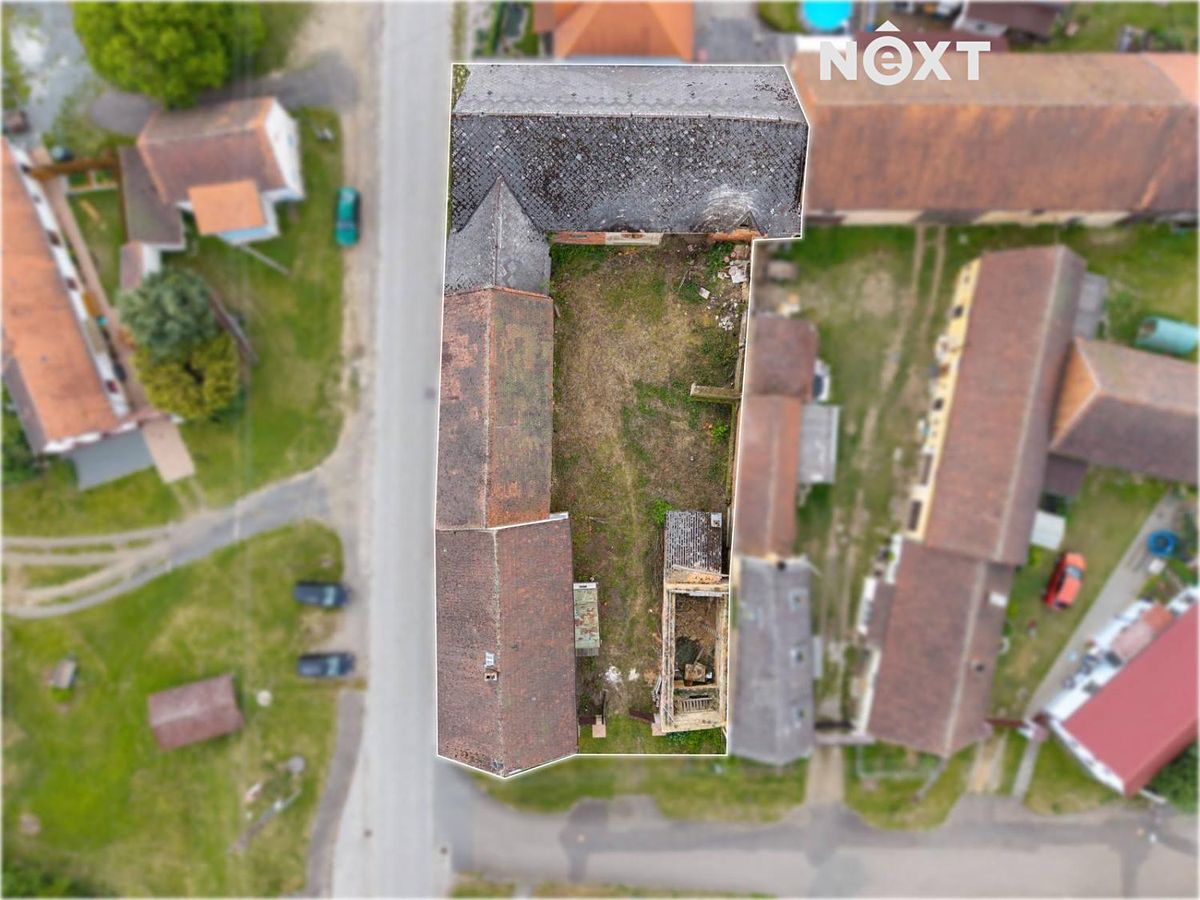 Prodej rodinného domu 140 m², pozemek 1061 m² – fotografie 2