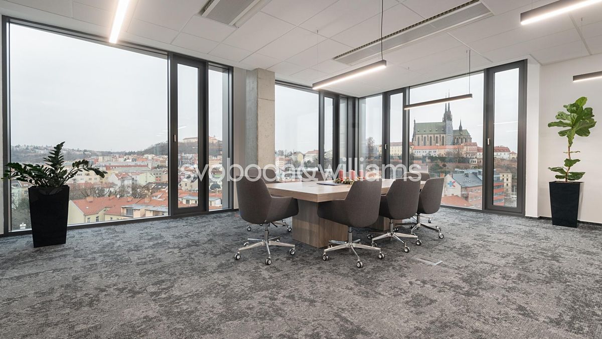 Pronájem kanceláře 420 m² – fotografie 3