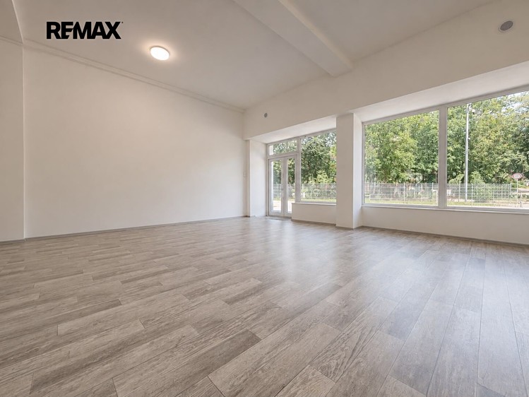Комерційне приміщення в оренду, 72 м² (1 з 8)