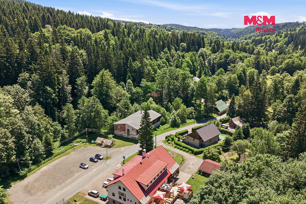 Prodej stavebního pozemku 1966 m² – fotografie 2