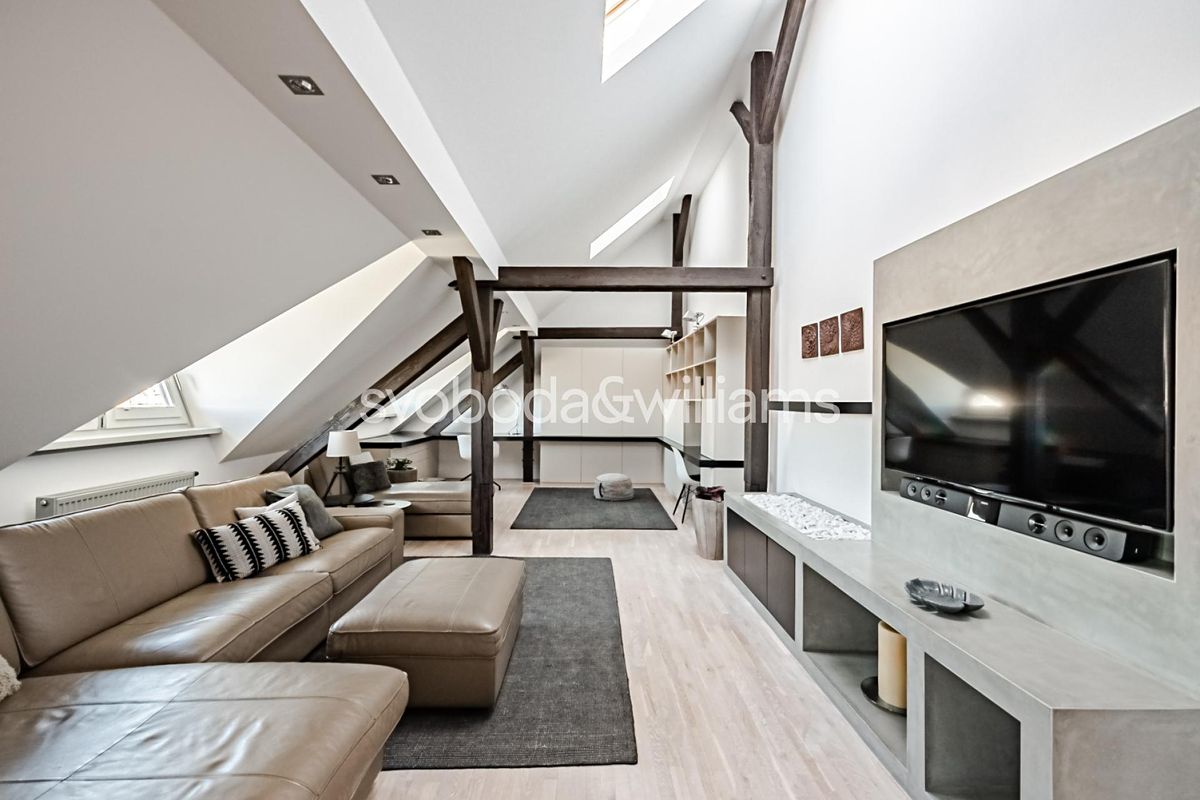 Pronájem bytu 4+kk 158 m²