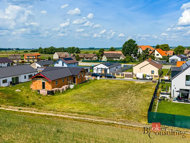 Prodej stavebního pozemku 827 m², Nedomice – náhled fotky 3