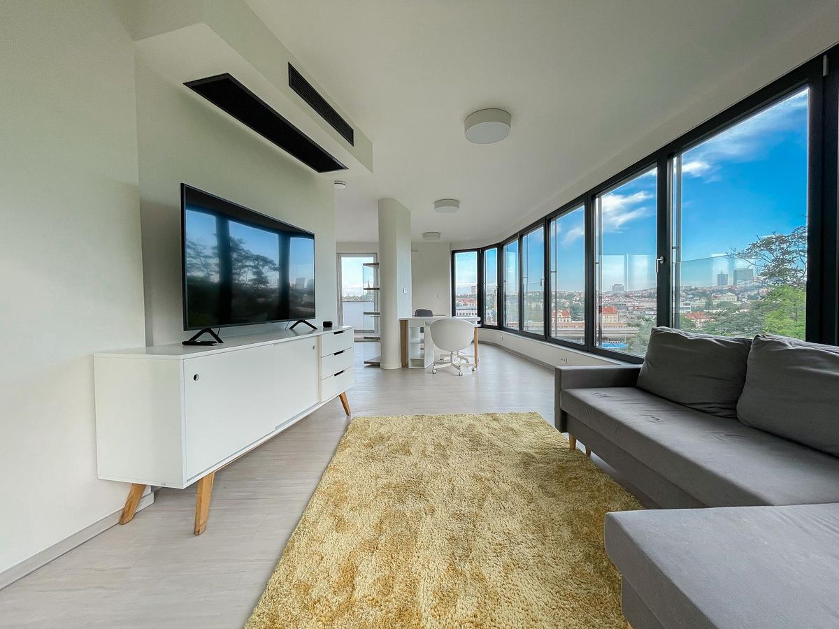 Pronájem bytu 2+kk 144 m² – fotografie 4