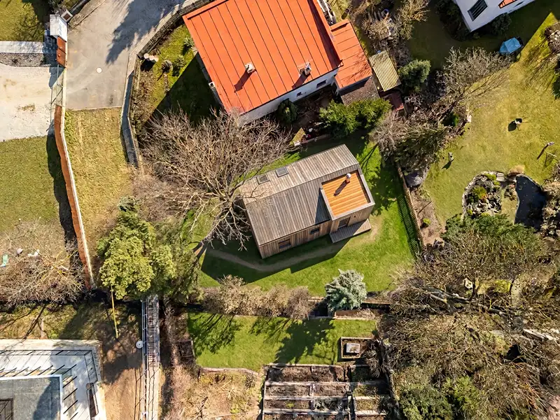 Prodej stavebního pozemku 360 m², Králův Dvůr – náhled fotky 1