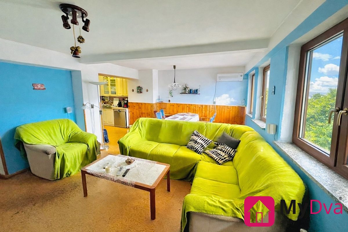 Prodej rodinného domu 150 m², pozemek 1069 m² – fotografie 2