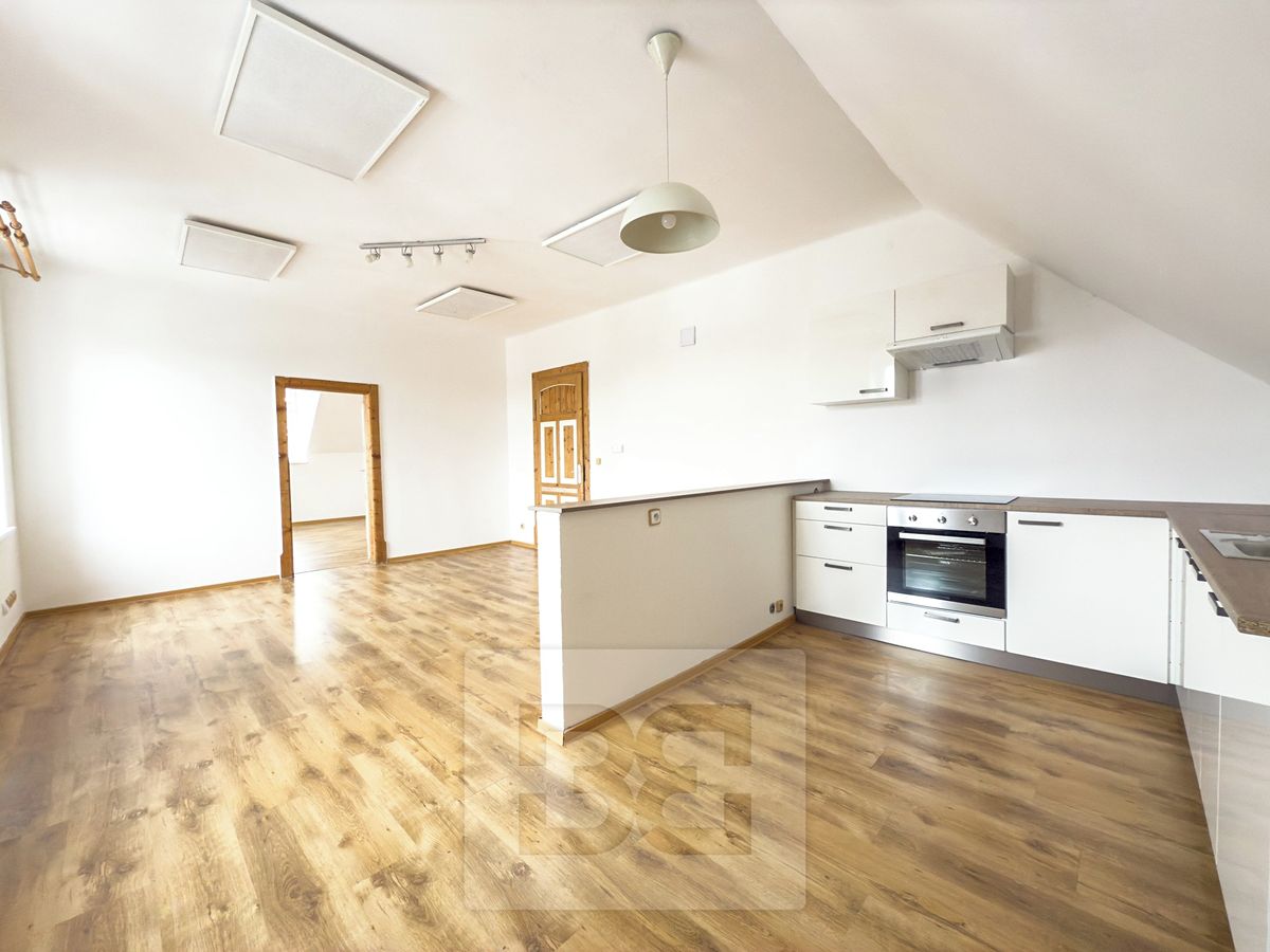 Pronájem bytu 3+kk 81 m²