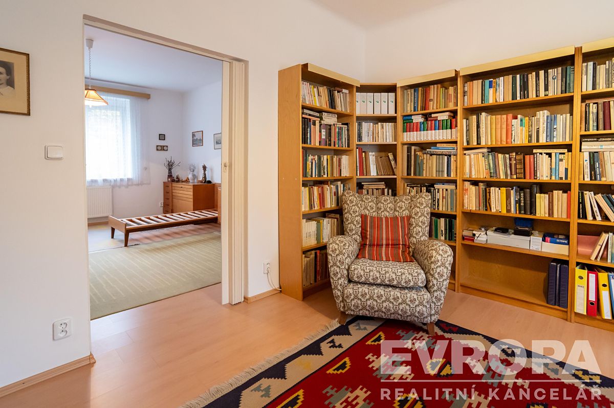Prodej rodinného domu 180 m², pozemek 175 m² – fotografie 2