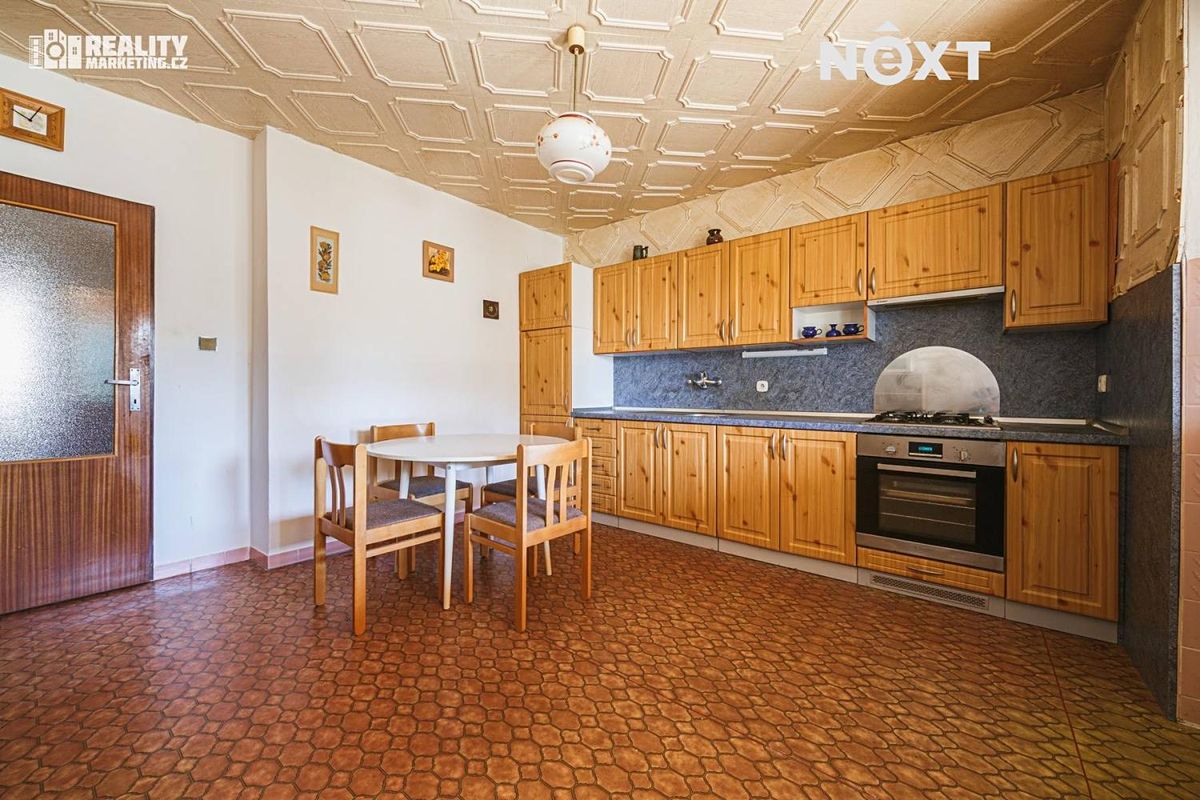 Prodej rodinného domu 210 m², pozemek 443 m² – fotografie 5