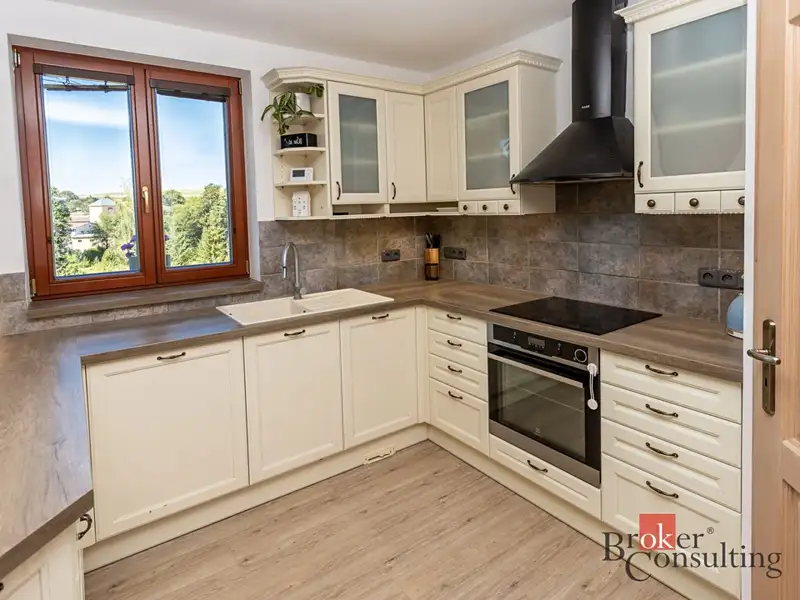 Prodej rodinného domu 200 m², pozemek 926 m², Nové Město na Moravě – náhled fotky 2