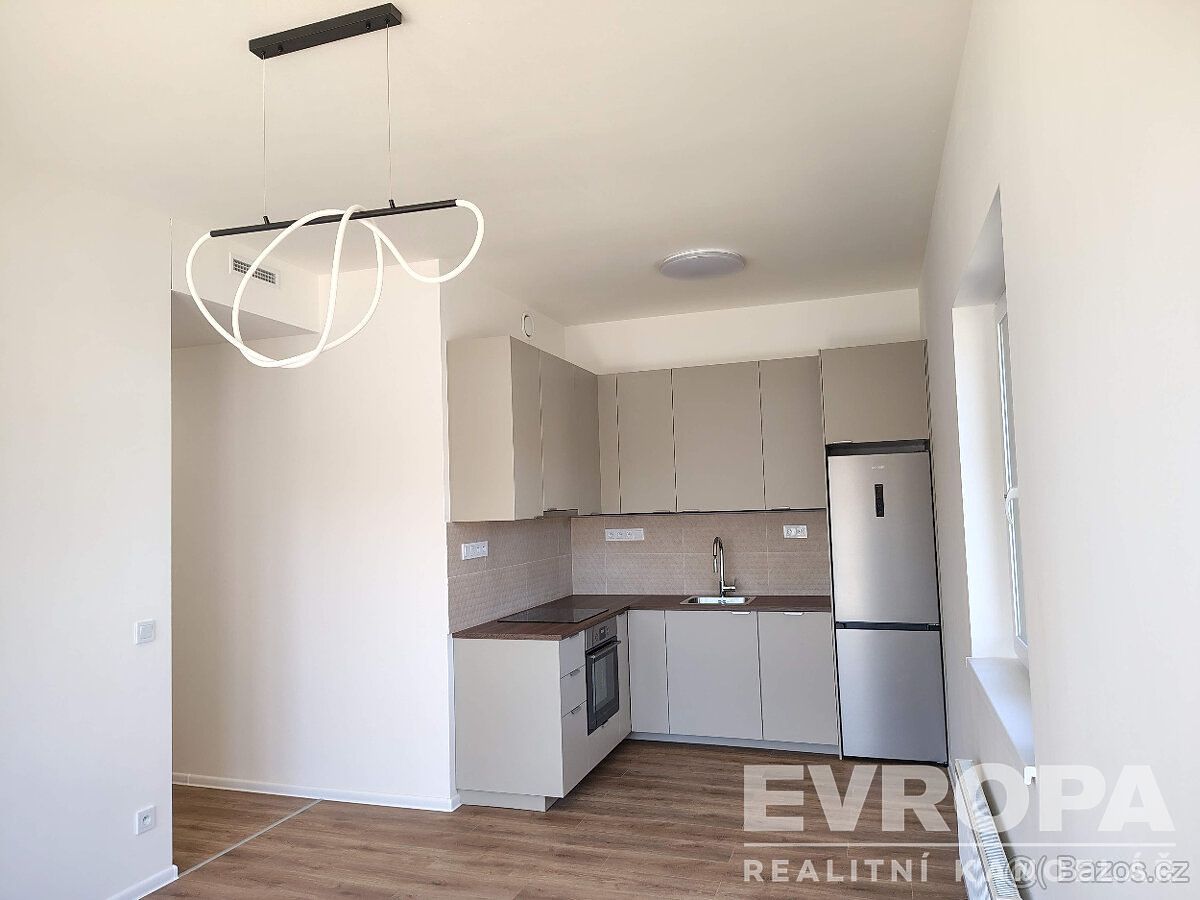 Pronájem bytu 2+kk 48 m² – fotografie 3