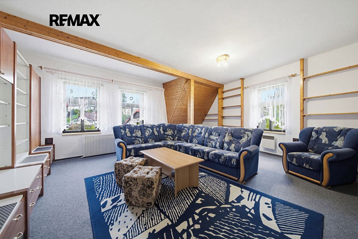 Prodej rodinného domu 220 m², pozemek 507 m² – fotografie 2