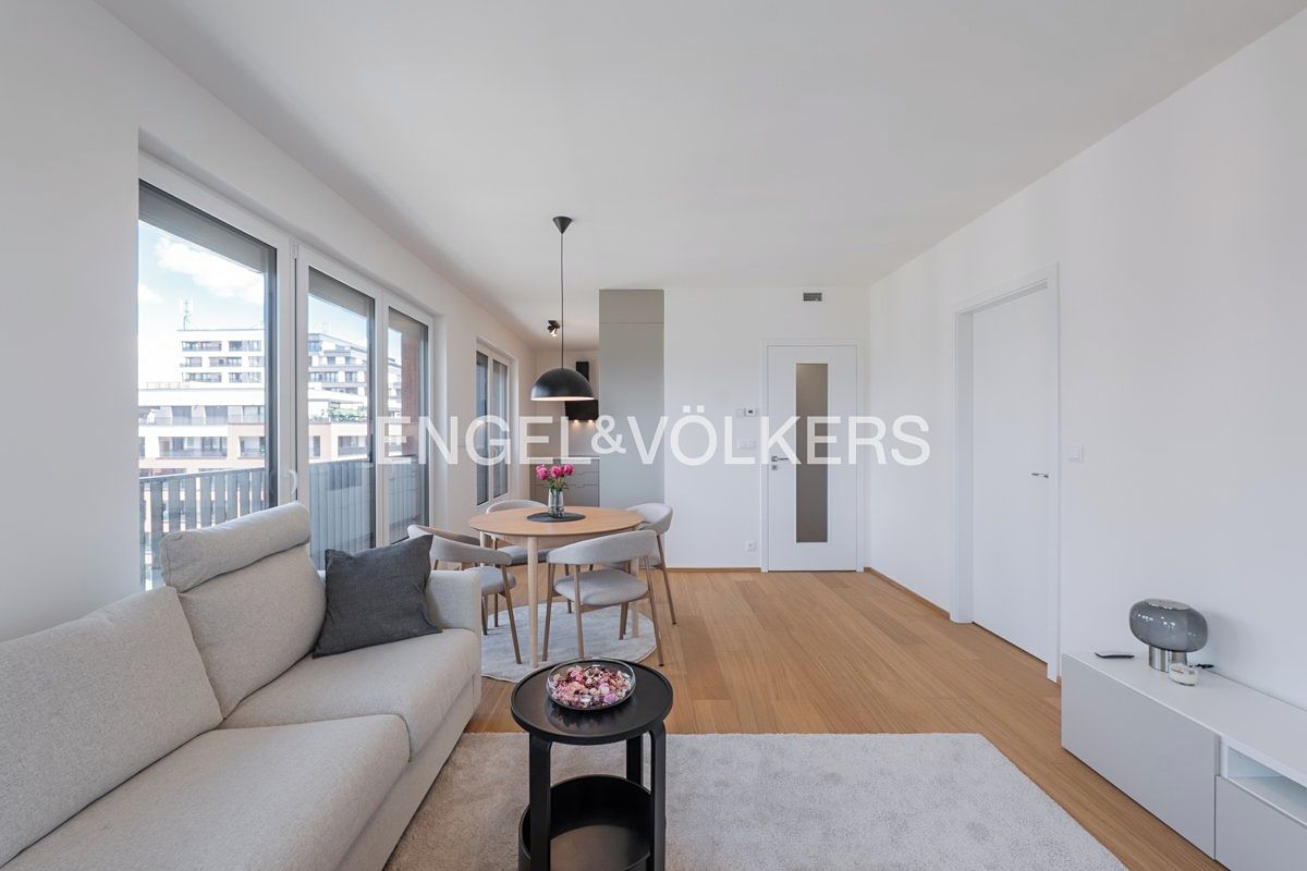 Pronájem bytu 2+kk 60 m² – fotografie 4