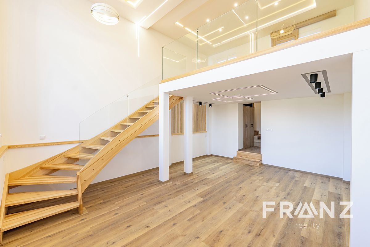Pronájem bytu 2+1 75 m² – fotografie 2
