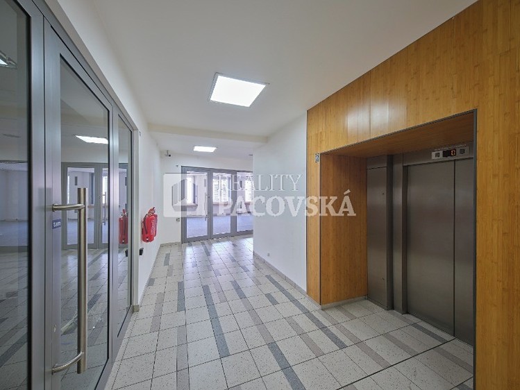 Pronájem komerčního prostoru, 52 m² (8 z 10)