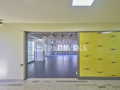 Pronájem komerčního prostoru, 74 m² (2 z 11)
