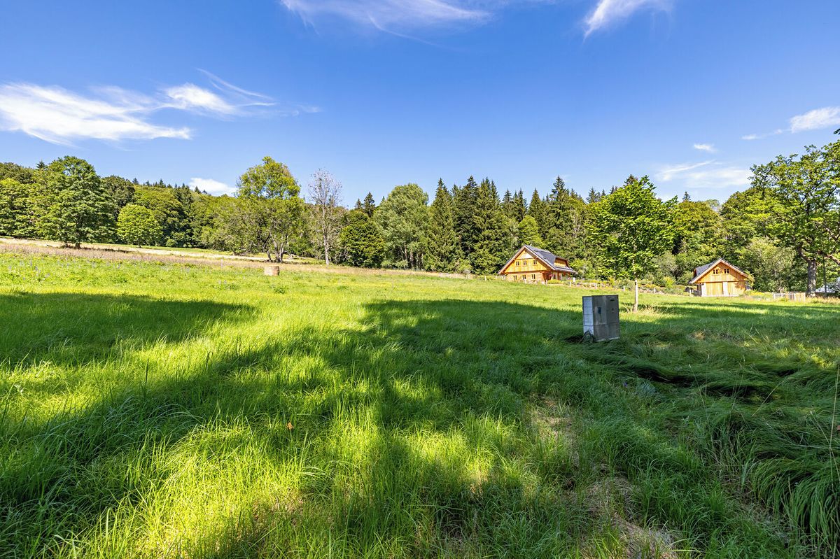 Prodej stavebního pozemku 1816 m² – fotografie 2